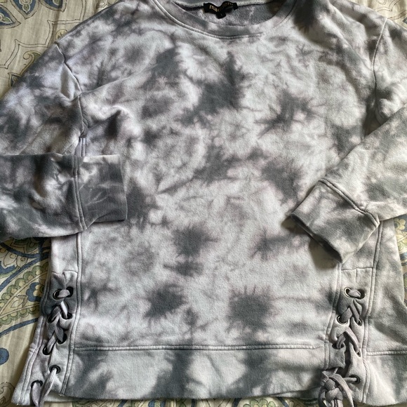 Trendy tie dye Madden Sweatshirt L - Picture 1 of 3
